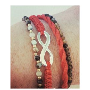 Bransoletka znak nieskończoności – czerwona